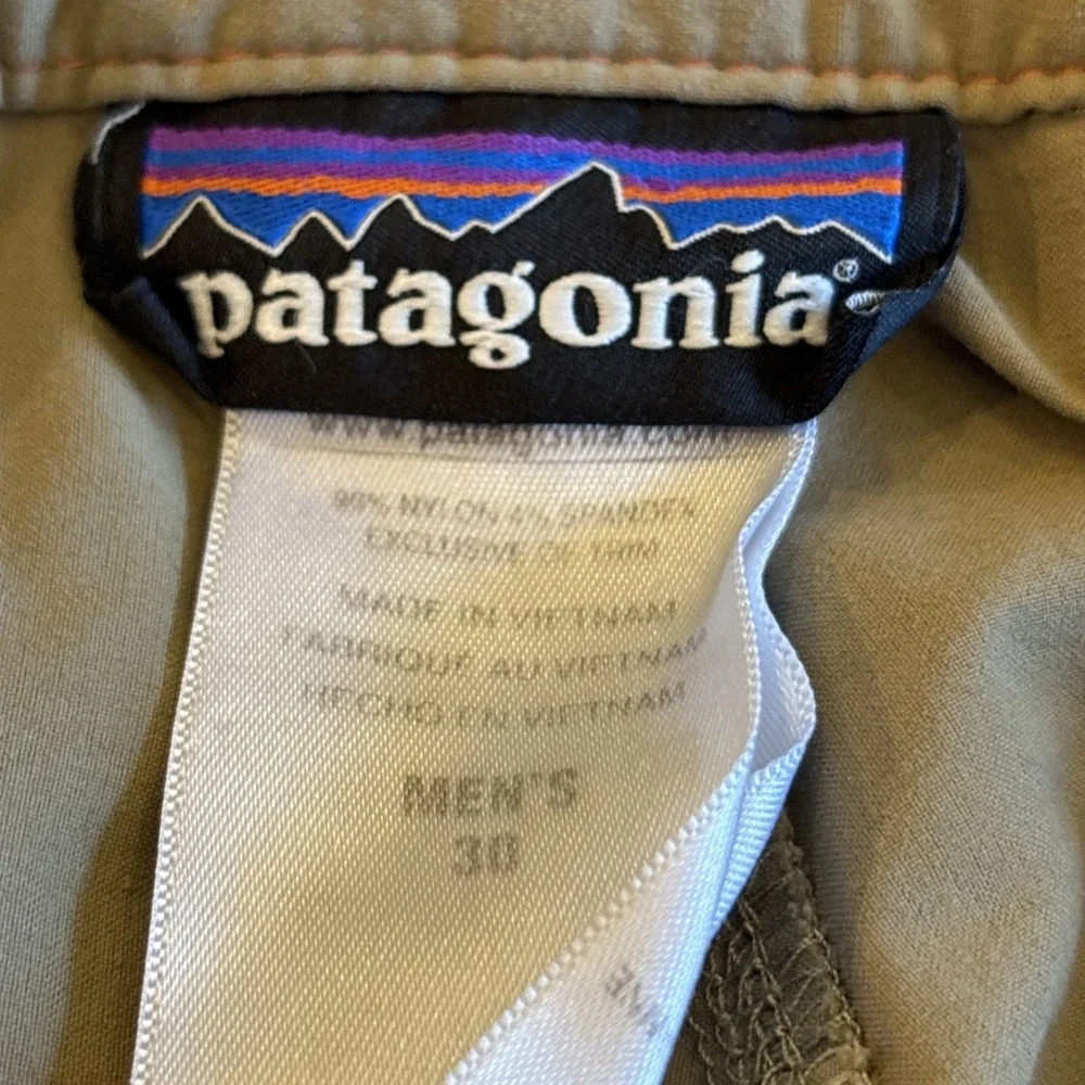 Patagonia Quandary Cargo Shorts Mens Size 30 Tan 9.5